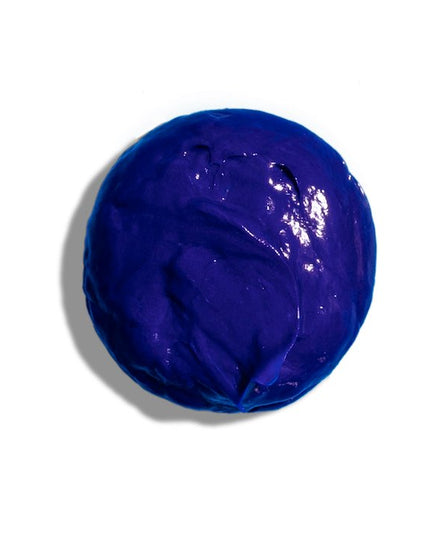 Brass Off Custom Neutralization Hair Mask is a color depositing formula that neutralizes brassy tones. Highly pigmented blue-violet tones that neutralize and eliminate brassy/orange tones to maintain lightened hair. It also helps repair and protect fragile hair.