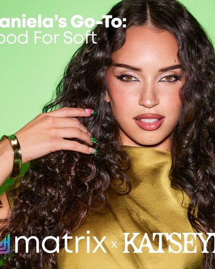 A professional, hydrating volumizing mousse that allows stylists to create showstopping volume without sacrificing softness. The Matrix Food For Soft XXL Big 'N Soft Mousse gives clients 2X more volume and a touchable, teddy-bear soft finish that lasts 12 hours.