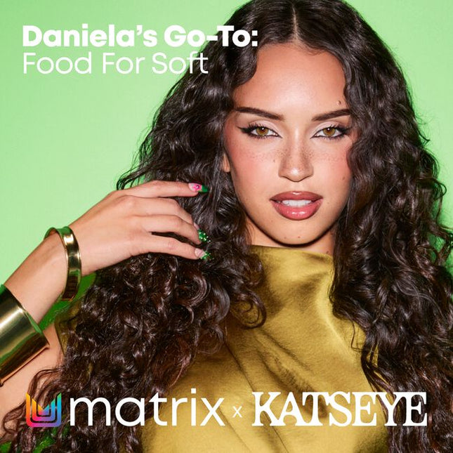 A professional, hydrating volumizing mousse that allows stylists to create showstopping volume without sacrificing softness. The Matrix Food For Soft XXL Big 'N Soft Mousse gives clients 2X more volume and a touchable, teddy-bear soft finish that lasts 12 hours.