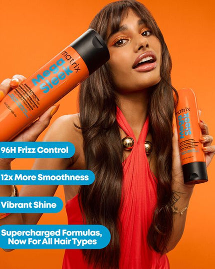 An essential professional smoothing conditioner that empowers stylists to deliver up to 96 hours of frizz-free perfection. The Matrix Mega Sleek Conditioner, with jojoba oil and oleic acid, instantly detangles and hydrates, creating the perfect foundation for a sleek, long-lasting style.
