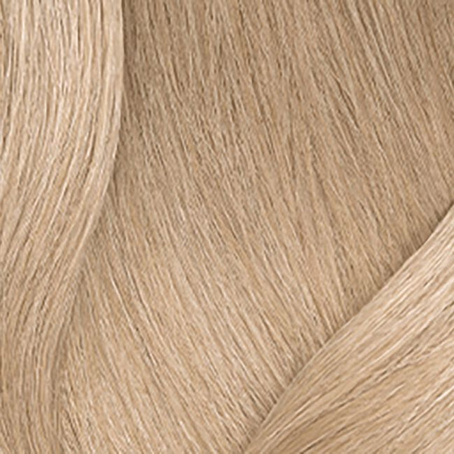 Matrix's 1st Acidic Gel-Cream Toners With Real-Time Visible Oxidation
Tonal Control Pre-Bonded is an acidic, demi-permanent hair color ideal for glossing, toning, and post-lightening control. 