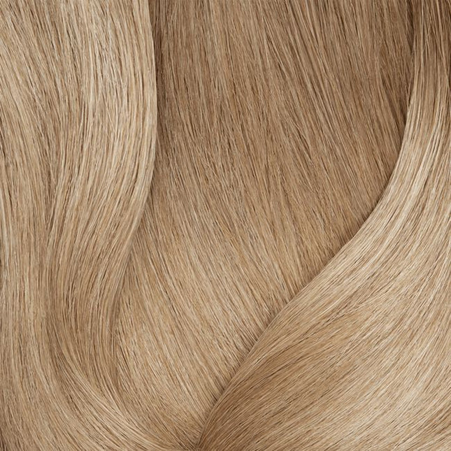 Matrix's 1st Acidic Gel-Cream Toners With Real-Time Visible Oxidation
Tonal Control Pre-Bonded is an acidic, demi-permanent hair color ideal for glossing, toning, and post-lightening control. 