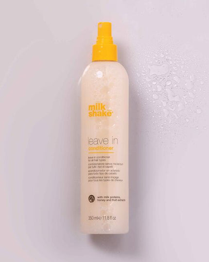 Detangle & rehydrate with milk_shake leave in conditioner. Formulated with milk proteins fruit extracts, this leave-in conditioner spray strengthens hair structure while adding a natural shine.