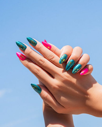 Get the Look Nail Art Kit Includes:

(1) - Tag, Your It Nail Lacquer
(1) - Stop, Shop, and Roll Nail Lacquer
(1) - Nail Art Sticker Sheet