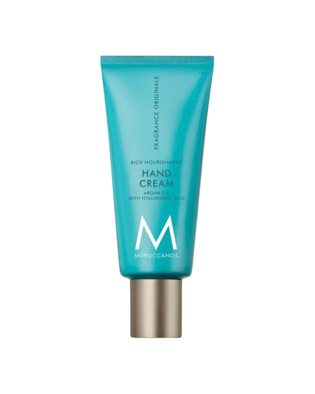 Moroccanoil Body Hand Cream Fragrance Originale is a luxurious and concentrated hand moisturizer created with nutrient-rich argan oil and avocado oil as well as cocoa, shea and mango butters to moisturize and help repair dry hands. The weightless hand cream absorbs into the skin quickly to leave them soft and supple. Delicately fragranced with the signature Moroccanoil scent.