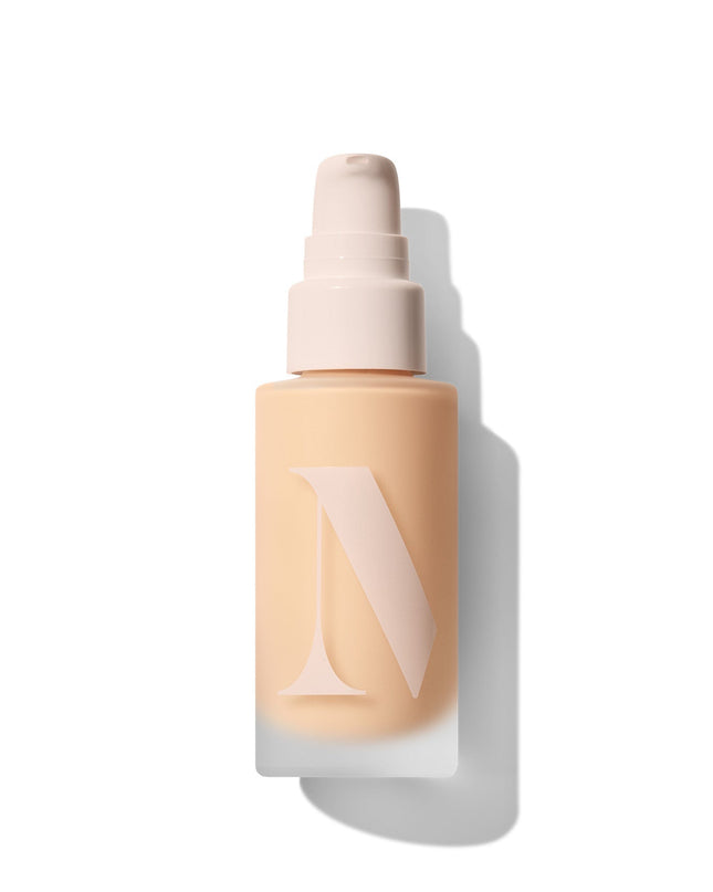 Bring your best skin to light. This weightless, longwearing formulation floats on to diffuse imperfections instantly with undetectable, buildable medium coverage, while a HydroRelief Complex works to improve and maintain skin’s moisture balance and barrier function over time. Clinically proven to hydrate for up to 16 hours*, Lightform leaves skin with a lasting natural radiance that glows from within.