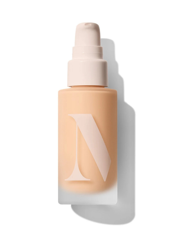 Bring your best skin to light. This weightless, longwearing formulation floats on to diffuse imperfections instantly with undetectable, buildable medium coverage, while a HydroRelief Complex works to improve and maintain skin’s moisture balance and barrier function over time. Clinically proven to hydrate for up to 16 hours*, Lightform leaves skin with a lasting natural radiance that glows from within.