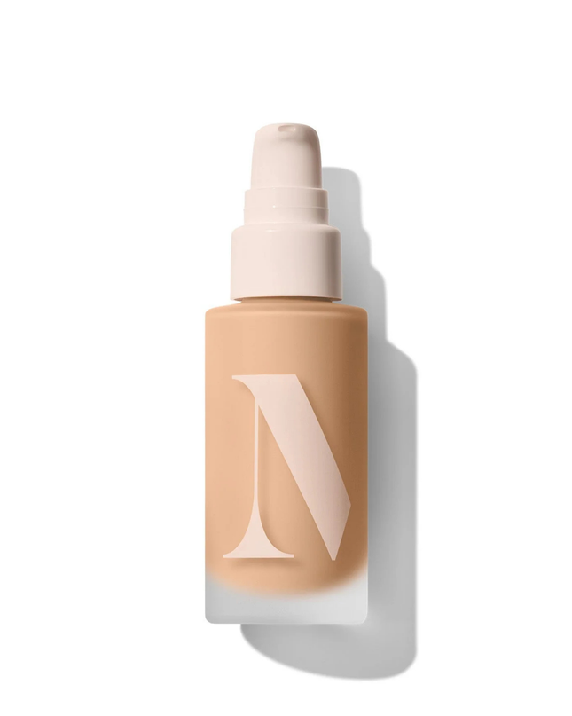 Bring your best skin to light. This weightless, longwearing formulation floats on to diffuse imperfections instantly with undetectable, buildable medium coverage, while a HydroRelief Complex works to improve and maintain skin’s moisture balance and barrier function over time. Clinically proven to hydrate for up to 16 hours*, Lightform leaves skin with a lasting natural radiance that glows from within.