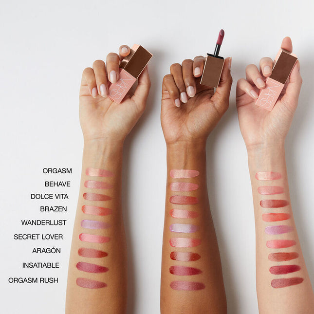 Indulge in a radiant rush of color that’s loaded with hydrating skincare benefits. Create a lasting, natural-looking glow with a seamlessly silky formula that layers and blends without streaking. Lightweight, ultra-creamy texture applies easily for transfer-resistant cheek color. Buildable pigment allows for customized application, ranging from a soft wash of color to an intensified effect. Infused with Sodium Hyaluronate for hydration, plus Vegan Protein for healthy-looking skin.