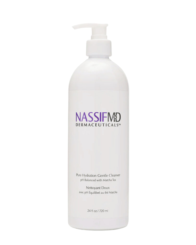 Wash away the day with this hydrating, moisturizing facial cleanser that removes dirt, makeup and impurities that clog the pores. Formulated with antioxidants and anti-aging ingredients like vitamin C and matcha tea, this refreshing, PH-balanced cleanser brightens skin while it neutralizes free radical damage and improves moisture retention to leave skin feeling soft and revitalized.