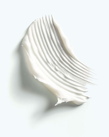 Restore your hair’s youthfulness with Nioxin Age Defense Conditioner, a conditioner for aging hair. This lightweight, deeply moisturizing conditioner strengthens the hair against breakage, leaving it smooth from root to tip. Nioxin Age Defense Conditioner also helps to combat the dryness and brittleness associated with aging hair. 