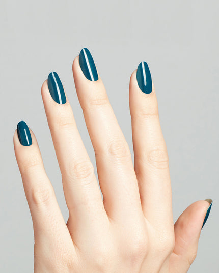 Let you nails create a scene with a dramatic "steal-the-show" teal dipping powder. Use with Infinite Shine Primer and Infinite Shine Gloss for extended wear.