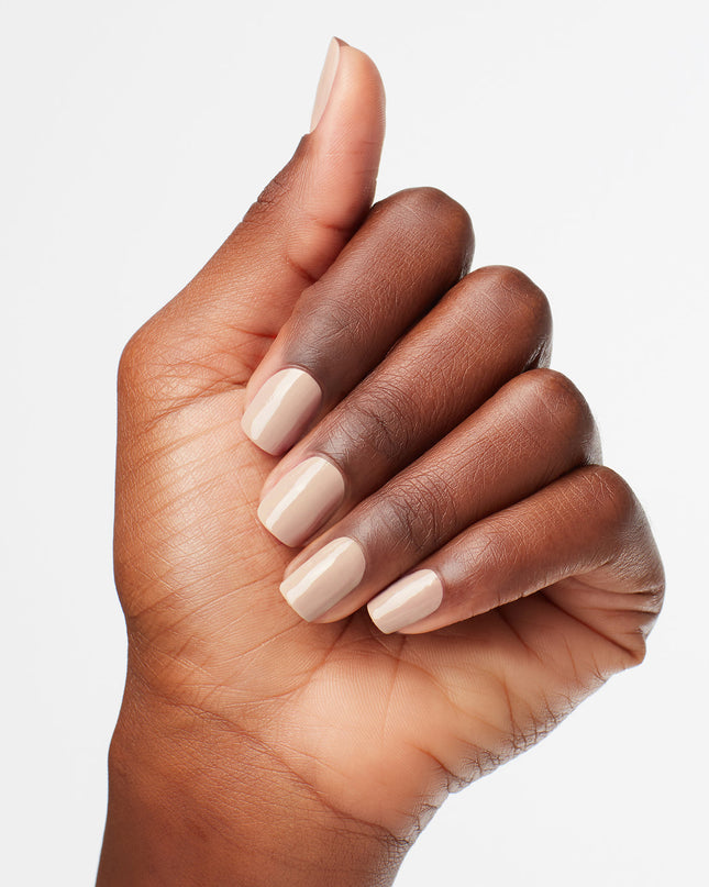 A warm sandy beige dipping powder.


Powder Perfection is a quick-applying, odor-free acrylic alternative that promotes a clean-air environment while offering a gel-like shine. You certainly won't want to hide your toes in the sand with this lovely sandy beige nail polish. A neutral look that works with a wide variety of skin tones.
