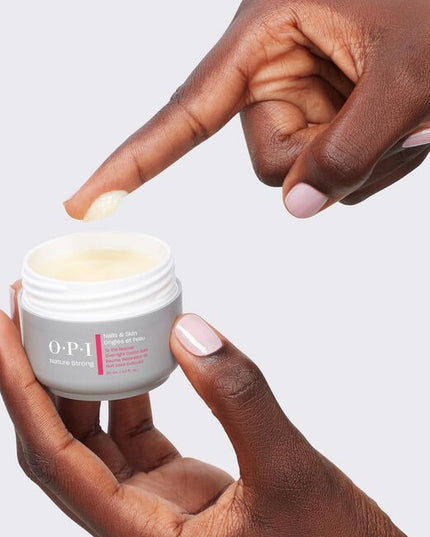 To the Rescue Overnight Cuticle Balm is enriched with infusion of oils and butters. This intense treatment rescues and soothes dry skin and cuticles overnight. The transformative formula shifts from balm to oil, helping soothe and condition cuticles overnight while leaving skin feeling nourished and hydrated.