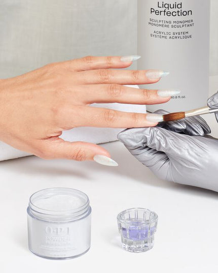 This transformative multi-use monomer is specially formulated for use with OPI Absolute powders and fine-milled dip powders unlocking a rich, stay-true color palette for all your acrylic service needs, including overlays, sculpting, and 3D art. 