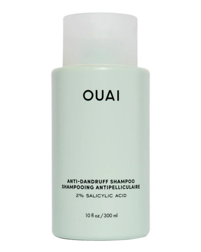 This gentle shampoo with salicylic acid helps reduce flaking, itching, and irritation associated with dandruff while leaving hair feeling clean and soft.
