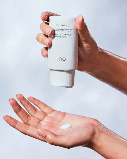 This in-shower Hair Gloss is made with Hyaluronic Acid and Rice Water and will protect color, boost shine, reduce frizz and take strength up a notch.