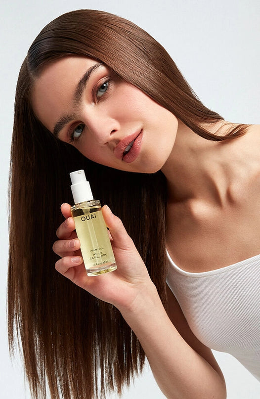 This ultra-lightweight hair oil is color-safe and provides heat protection while fighting frizz and smoothing hair.