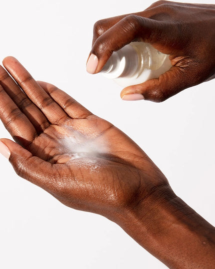 This leave in conditioner detangles hair and protects against heat and damage to reduce frizz and flyaways for perfectly smooth, silky hair.