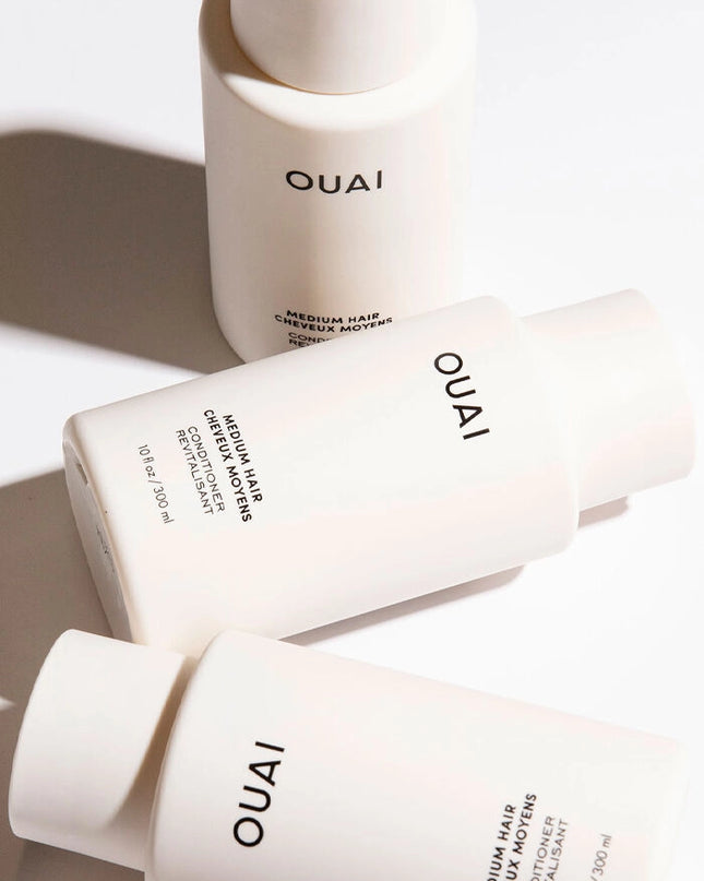 For medium hair, this color-safe conditioner hydrates and fights frizz and breakage. It even adds shine so your hair looks and feels healthy.