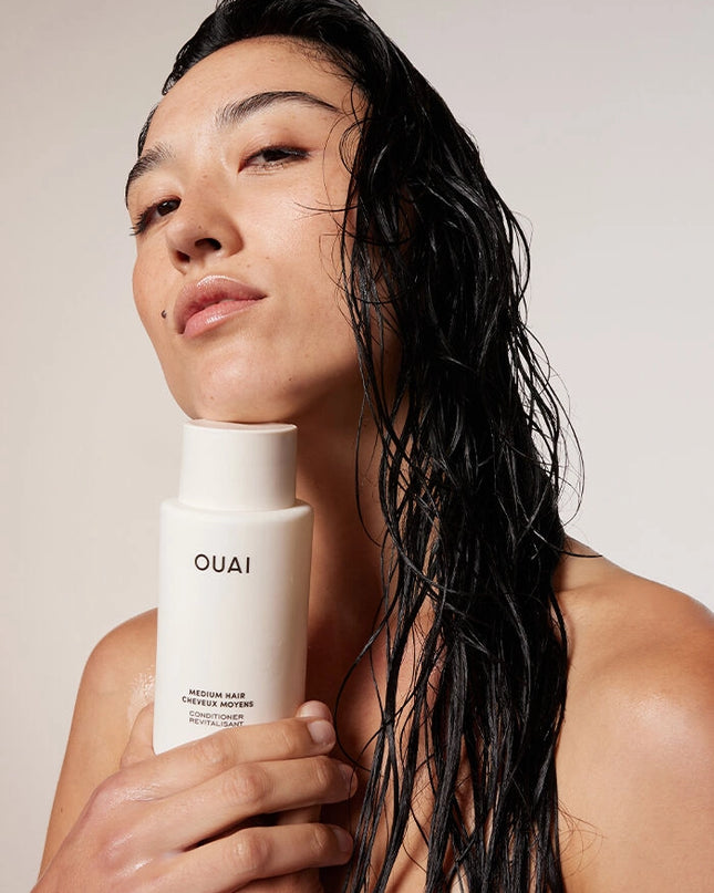 For medium hair, this color-safe conditioner hydrates and fights frizz and breakage. It even adds shine so your hair looks and feels healthy.