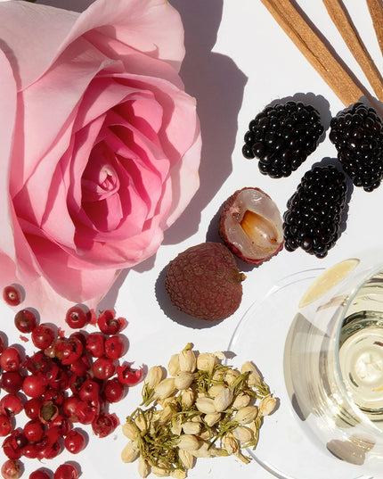 We bottled the good taste of Melrose Place. Smell like LA sunsets and valet parking, this travel size velvety-rich rose fragrance has hints of bergamot, lychee, cedarwood, and white musk. Perfect for your purse or a carry on.