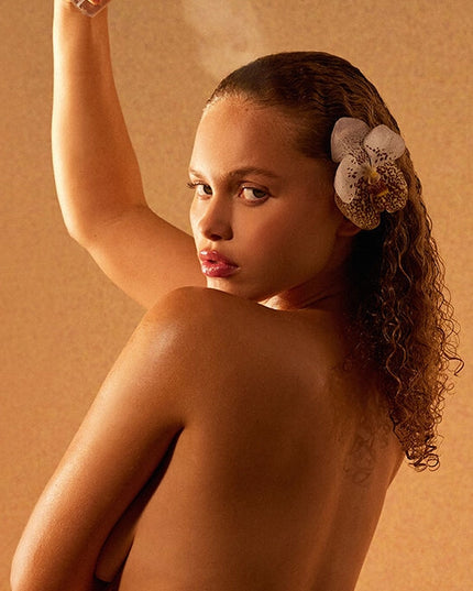 Get transported all the OUAI to the beaches of St. Barts with this luxurious tropical-scented Hair & Body Mist to be spritzed from head to toe, with notes of dragon fruit, orange blossom, tuberose &amp; musk.