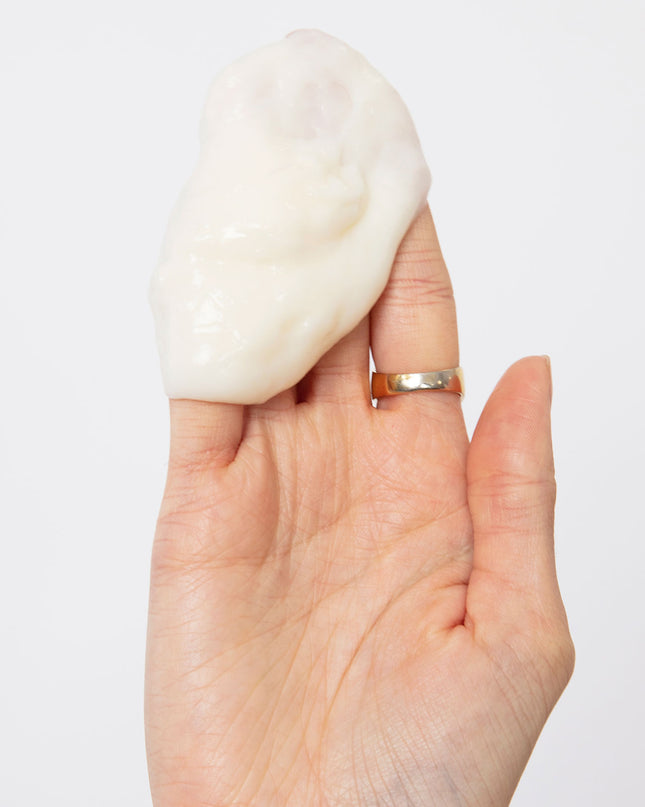 This masque helps restore hydration, fight frizz, smooth split ends and strengthen thick hair with almond, macadamia and olive oils, shea and illipe butters and hydrolyzed keratin.