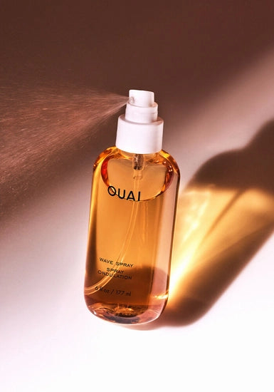 This salt-free Wave Spray enhances natural texture, helps control frizz and adds hydration for soft-to-touch beachy texture.