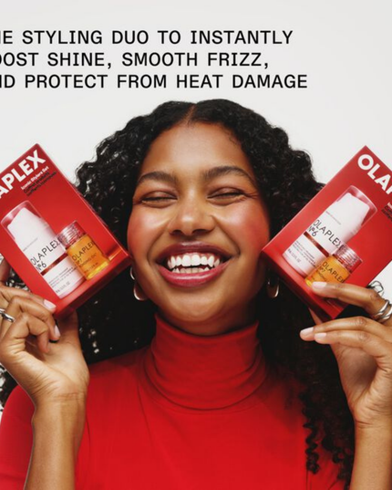 Gift Olaplex's bestselling styling duo for smooth, shining hair. This limited-edition set features full sizes of N°.6 BOND SMOOTHER® for 72-hour frizz control and definition, and OLAPLEX N°.7 BONDING OIL™ for a high-shine finish and 450°F heat protection. The perfect pair for stronger, smoother holiday styles. 
