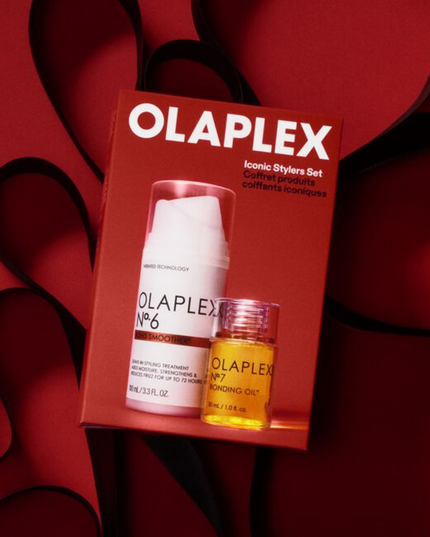 Gift Olaplex's bestselling styling duo for smooth, shining hair. This limited-edition set features full sizes of N°.6 BOND SMOOTHER® for 72-hour frizz control and definition, and OLAPLEX N°.7 BONDING OIL™ for a high-shine finish and 450°F heat protection. The perfect pair for stronger, smoother holiday styles. 