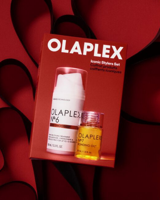 Gift Olaplex's bestselling styling duo for smooth, shining hair. This limited-edition set features full sizes of N°.6 BOND SMOOTHER® for 72-hour frizz control and definition, and OLAPLEX N°.7 BONDING OIL™ for a high-shine finish and 450°F heat protection. The perfect pair for stronger, smoother holiday styles. 
