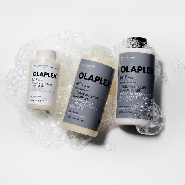 Curls are structurally unique–more bonds, more bends, more prone to breakage. This shampoo for coily, curly, and wavy hair delivers multi-action care to instantly strengthen, define, hydrate and target your hair’s unique combination of needs, no matter your pattern.