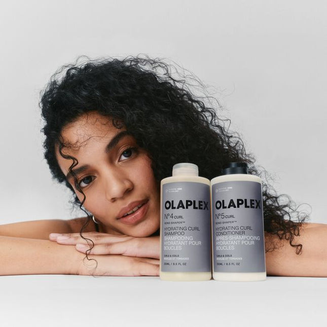 Curls are structurally unique–more bonds, more bends, more prone to breakage. This shampoo for coily, curly, and wavy hair delivers multi-action care to instantly strengthen, define, hydrate and target your hair’s unique combination of needs, no matter your pattern.
