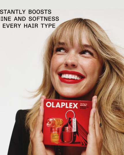 Unlock next-level shine on the go with a limited-edition stocking stuffer featuring three mini OLAPLEX N°.7 BONDING OILS™ and an exclusive keychain to keep your glow within reach. This set is sure to sell out, so make sure you get one for you and your hair-obsessed BFF!