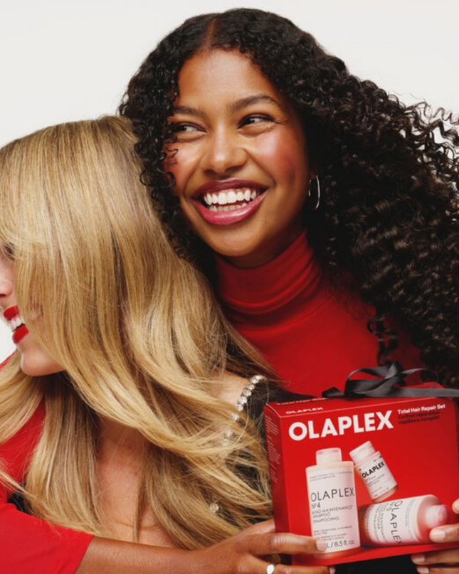 The ultimate holiday upgrade for medium to coarse hair types—this limited-edition 3-step routine reverses damage and strengthens hair for all your seasonal styling. Use N°.3PLUS as a pre-shampoo treatment, followed by N°.4 Shampoo and N°.5 Conditioner for hair that looks and feels like a gift.