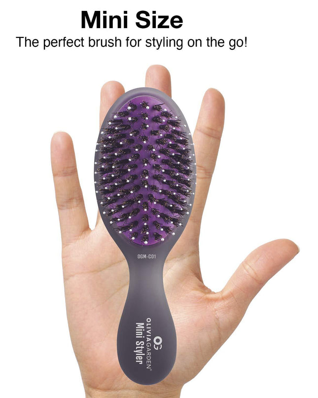 The Olivia Garden Smooth & Shine Styler is a special blend of boar & nylon bristles for superior styling on all hair types & extensions. Removable Cushion for easy cleaning to keep your brushes truly clean at all times.