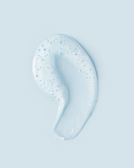 Ouidad's Curl Quencher® Moisturizing Styling Gel holds curls in place while infusing them with replenishing moisture from the inside out. Meadowfoam seed oil penetrates each strand with hydration while arnica flower helps plump and seal the cuticle for frizz-free definition. Revive your natural curl pattern with this styler that adds bounce, definition, and flexible hold.