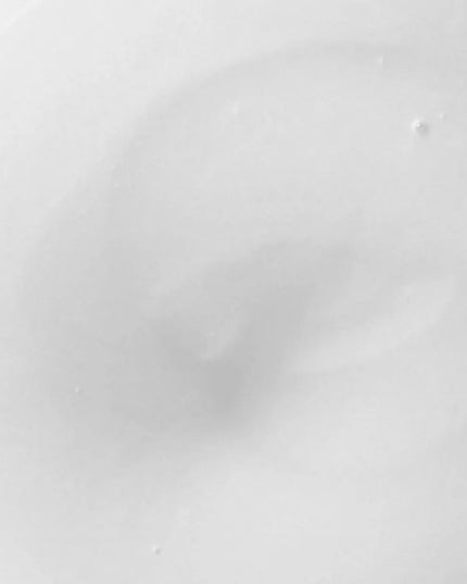 Tea Tree Lemon Sage Thickening Treatment - Volumizing Hair Mask.

Add fullness to every look and strengthen your strands with this thickening mask. Packed with body-boosting ingredients like water lily root, panthenol, biotin and rice protein, this conditioning treatment adds thickness to each strand while locking in moisture and protecting the hair shaft from future damage.