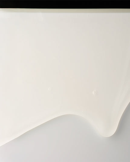 Clarifying shampoo that removes buildup, refreshes hair, and restores shine for color-treated hair.