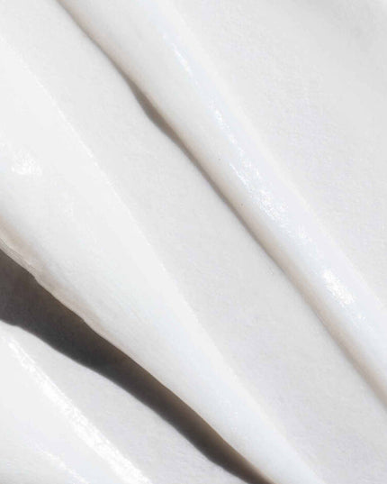 Intensely moisturizing treatment mask with 21 benefits that restores, protects, and strengthens color-treated hair.