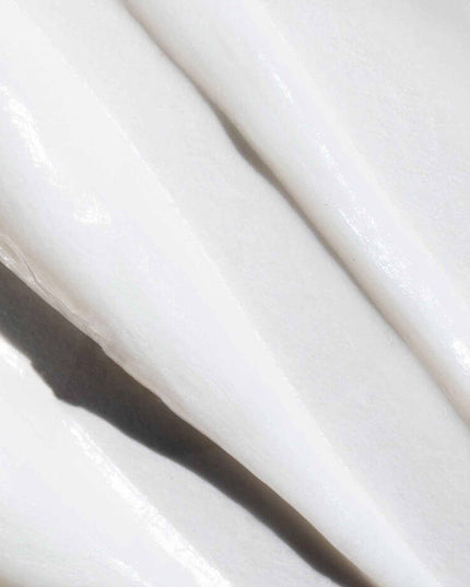 Deeply nourishing treatment with essential nutrients that repairs, strengthens, and protects hair from future damage.