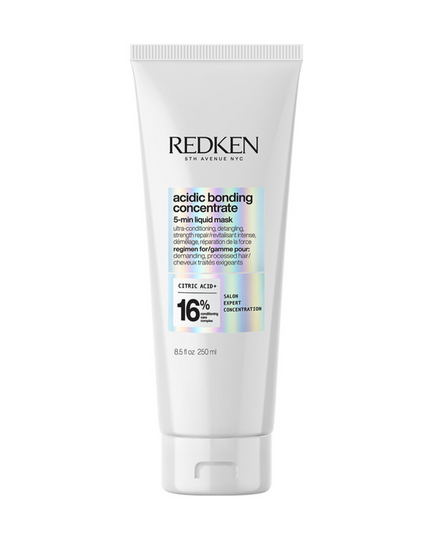 An ultra-conditioning mask that provides deep hydration and deep repair on all hair types and textures. In just 5 minutes, this mask melts into hair to not only coat, but repair hair damage deep inside the hair.