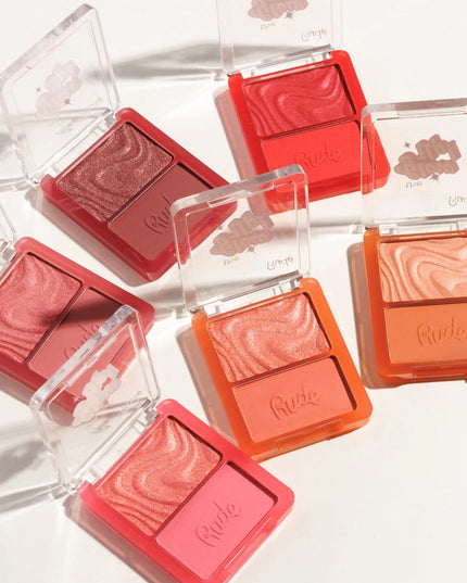 Double the blush, double the glow! This weightless duo pairs a silky matte blush with a luminous shimmer blush, giving you endless ways to customize your perfect flush. Wear each side alone for a soft matte or radiant finish, or blend them together for the ultimate glow-up moment.