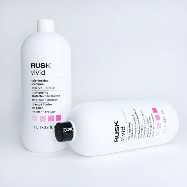 This gentle, antioxidant-rich wash helps to revitalize hair while locking in color vibrancy.