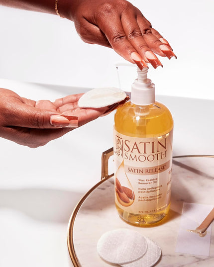 Post-depilatory cleansing oil. Removes wax residue easily - penetrating quickly while moisturizing the skin for a silky finish to waxing services. A combination of sunflower oil, wheat germ oil and almond oil, Satin Release® can also be used to clean and maintain roll-on applicators.