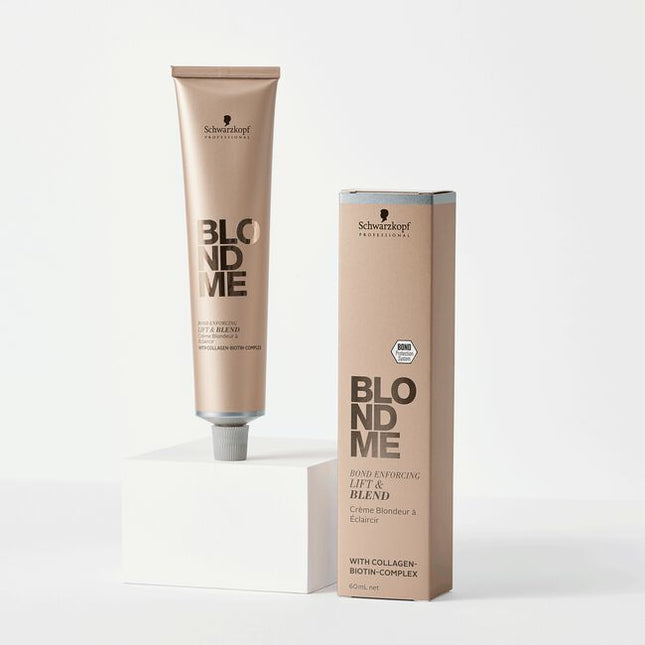 Lift & Blend is for blonde clients, base 6 and lighter with 30-70% white hair, who are looking to maintain their blonde as natural looking as possible with optimal white and grey hair coverage. By lifting up to 4 levels and optimal blending in white hair, Lift & Blend is especially recommended to maintain a natural-looking blonde.