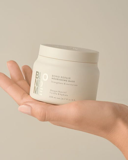 Strengthens and moisturizes hair.