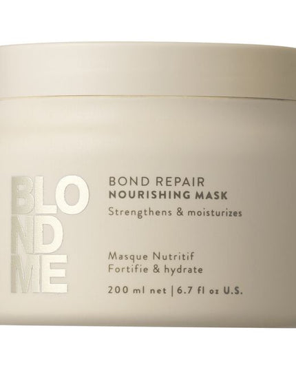 Strengthens and moisturizes hair.