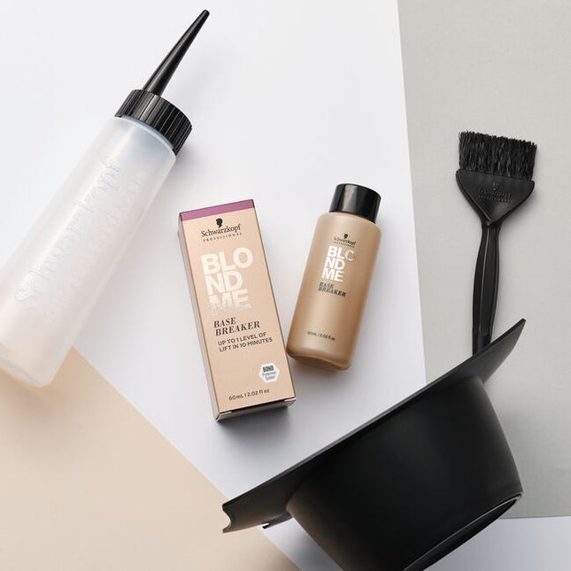 Ideal for clients looking for seamless root transition with a gentle cool blonde tone deposit, BLONDME Base Breaker Extra Cool provides 1 level of lift in up to 10 minutes on medium to dark pre-lightened blonde hair, whilst softly neutralizing unwanted warm undertones with its gentle, anti-orange formula. Available in Soft Cool, Cool and Extra Cool, BLONDME Base Breaker achieves the optimal blend between virgin hair and lightened hair for illuminated, natural-looking blonde.